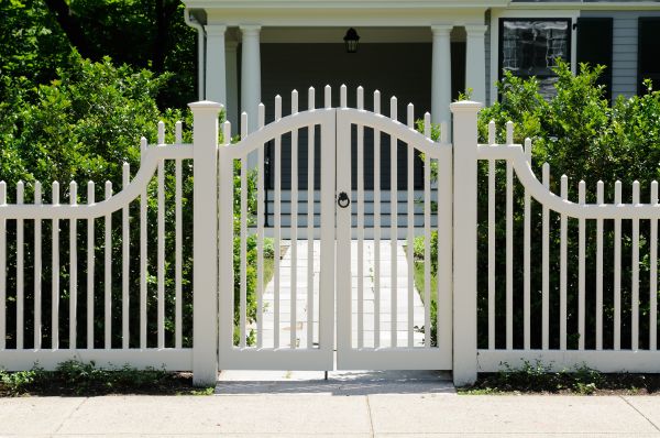 Cost of Gate Hinge Replacement in Iowa City