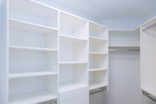 Cost of Shelf Installation in Iowa City