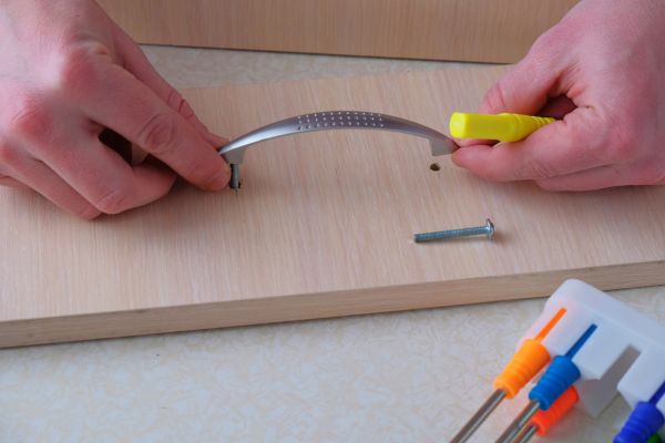 Cost of Drawer Handle Installation in Iowa City