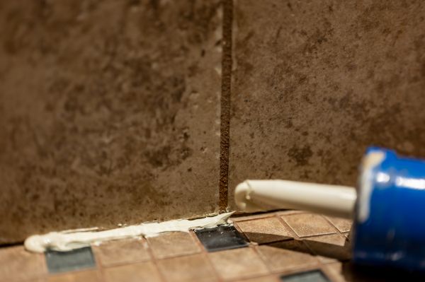 Cost of Shower Caulk Replacement in Iowa City