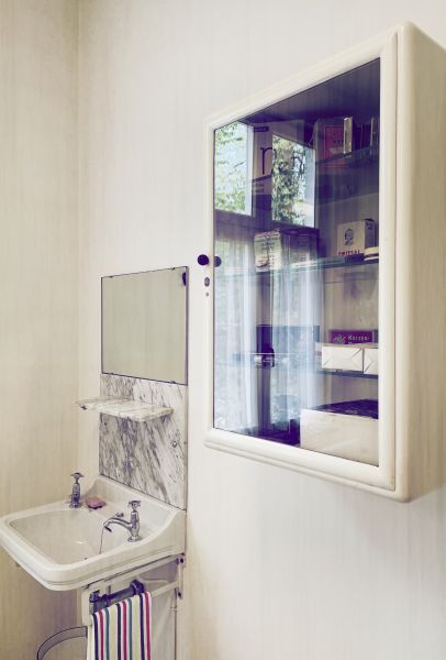 Cost of Medicine Cabinet Installation in Iowa City